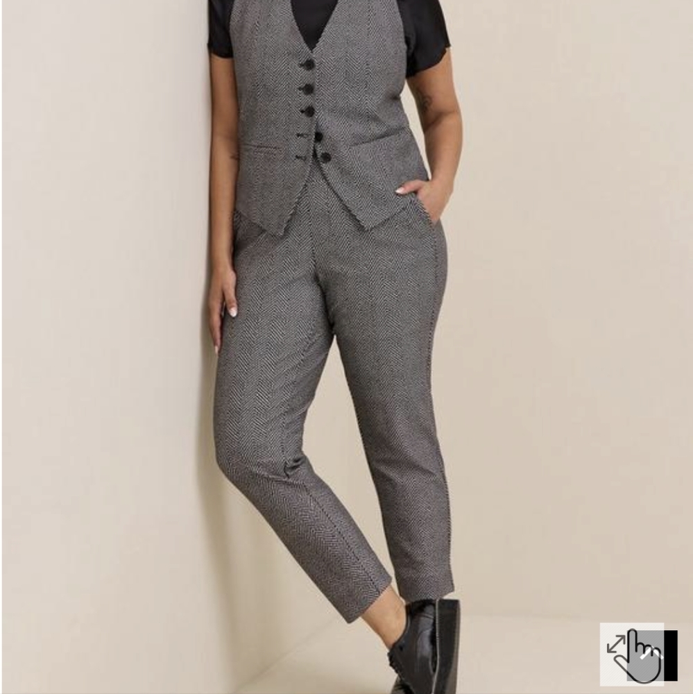 Pull-On Relaxed Taper Studio Luxe Ponte High-Rise Pant